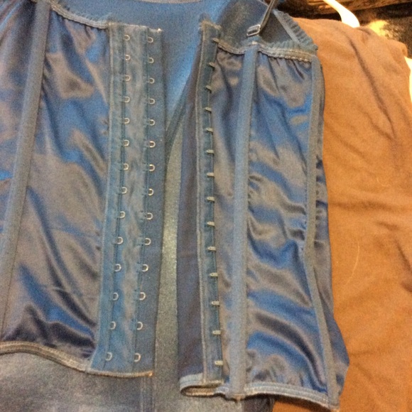 Sexy little Things bodice by Victoria’s Secret - Picture 3 of 5